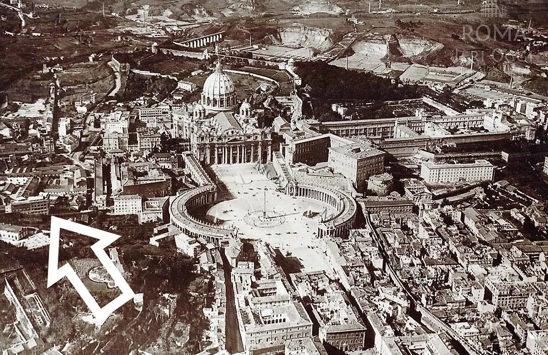 Apt In Front Of The Vatican City-1